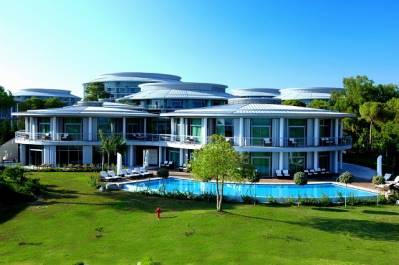 CALISTA LUXURY RESORT