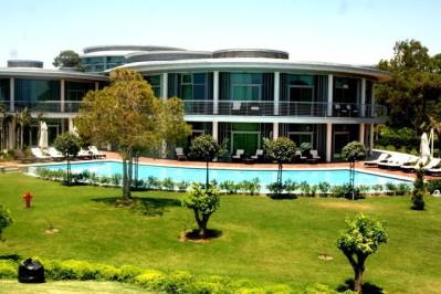 CALISTA LUXURY RESORT