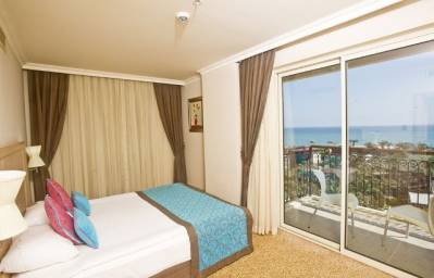 CRYSTAL FAMILY RESORT & SPA