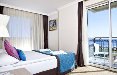 CRYSTAL FAMILY RESORT & SPA