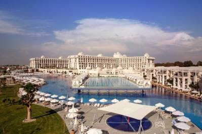 TITANIC DELUXE BELEK