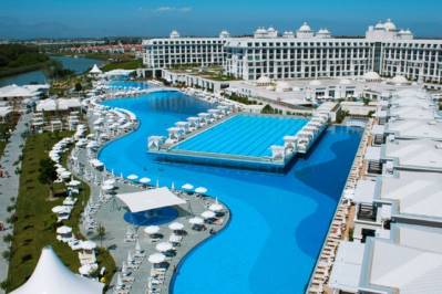 TITANIC DELUXE BELEK
