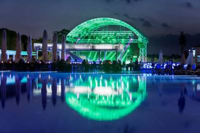 TITANIC DELUXE BELEK