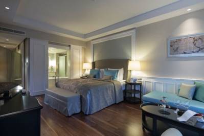 TITANIC DELUXE BELEK