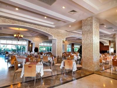 CRYSTAL DE LUXE RESORT & SPA