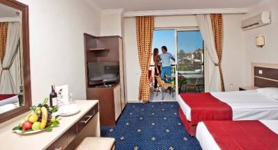 CRYSTAL AURA BEACH RESORT&SPA