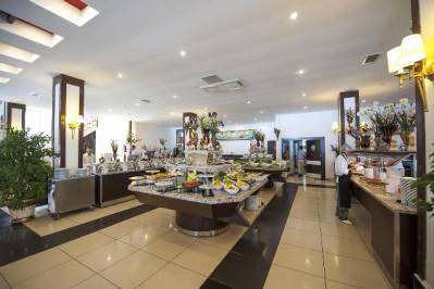 CRYSTAL AURA BEACH RESORT&SPA