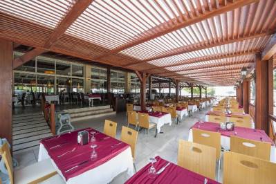 CRYSTAL AURA BEACH RESORT&SPA