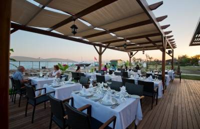 DIONIS HOTEL RESORT &SPA