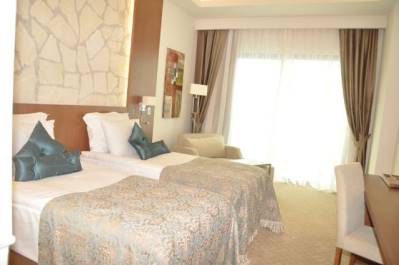 DIONIS HOTEL RESORT &SPA